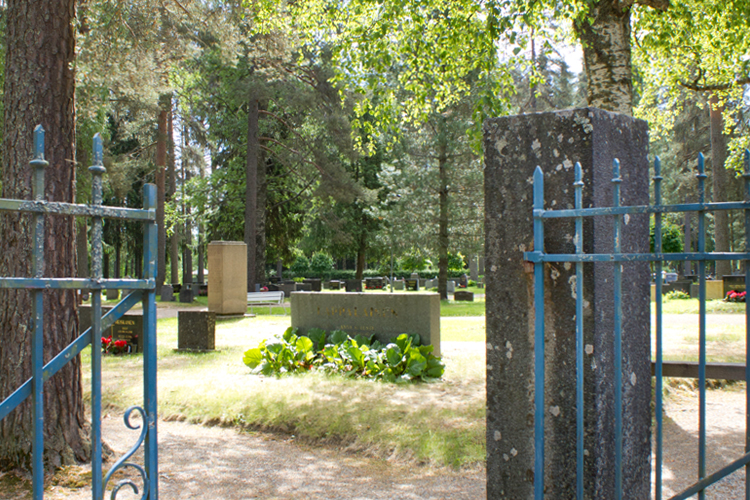 Kangaslammin hautausmaan portti