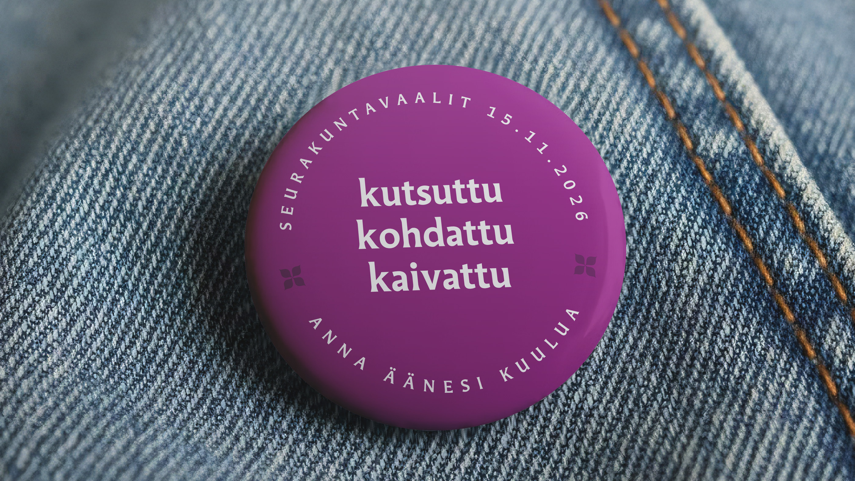Rintanappi jossa teksti kutsuttu, kohdattu, kaivattu.