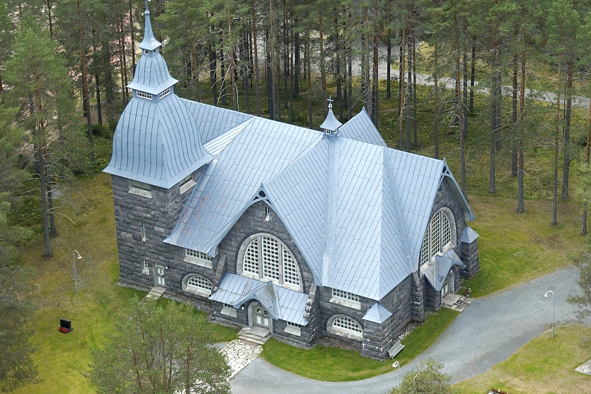 Varpaisjärven Pyhän Mikaelin kirkko (Kirkossa osallistujamäärä enintään 20 henkilöä) Varpaisjärven Pyhän Mikaelin kirkko (Kirkossa osallistujamäärä enintään 20 henkilöä)