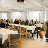 Seurakuntatalon ylä- ja alasali Seurakuntatalon ylä- ja alasali